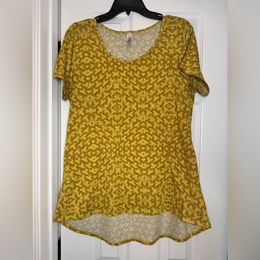 LuLaRoe Yellow Geometric Short Sleeve “Classic Tee” Top